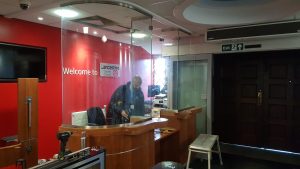 What Is Safety Glass, and Why Do You Need It? 2 Image of laminated safety glass of same thickness made from annealed glass