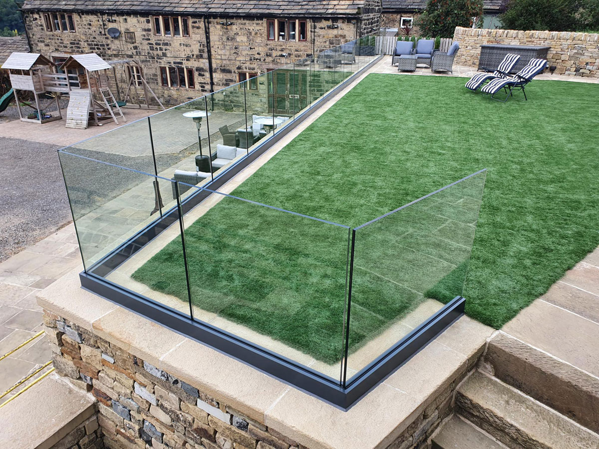 Projects 7 Outdoor glass balustrades